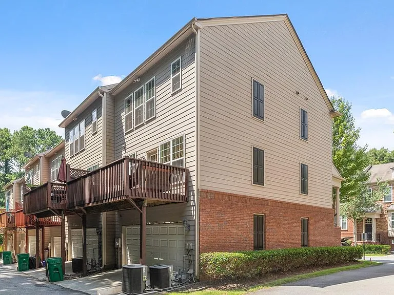 2253 Limehurst Dr — Photo 8