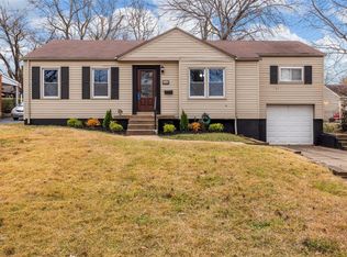 10416 Saint Robert Ln, Saint Ann, MO 63074