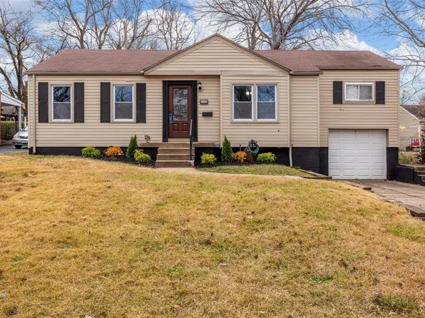 10416 Saint Robert Ln, Saint Ann, MO 63074
