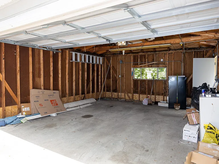 1241 W Barry Ave #1 — Photo 10