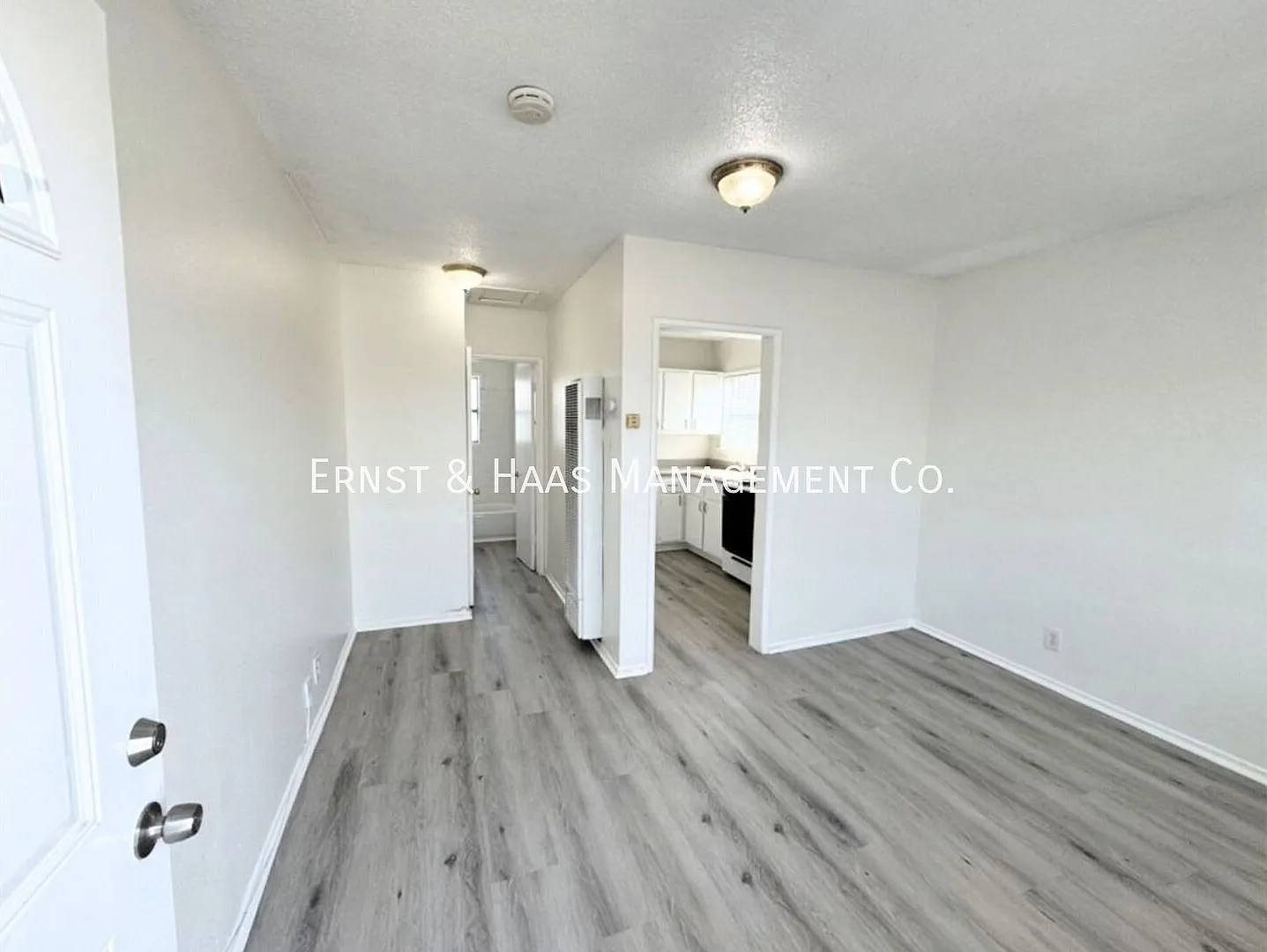 13812 S Avalon Blvd — Photo 2