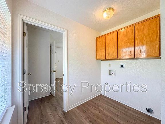 4th image of 102 Lacey Lou Ln