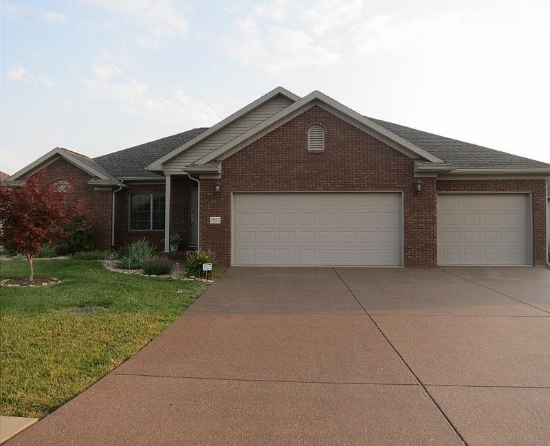 1st image of 3822 Canyon Rock Ct
