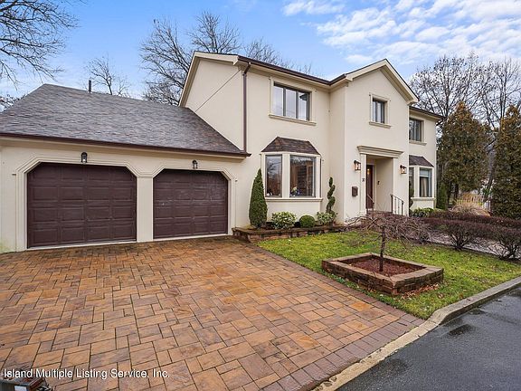 3rd image of 30 Hillview Ln