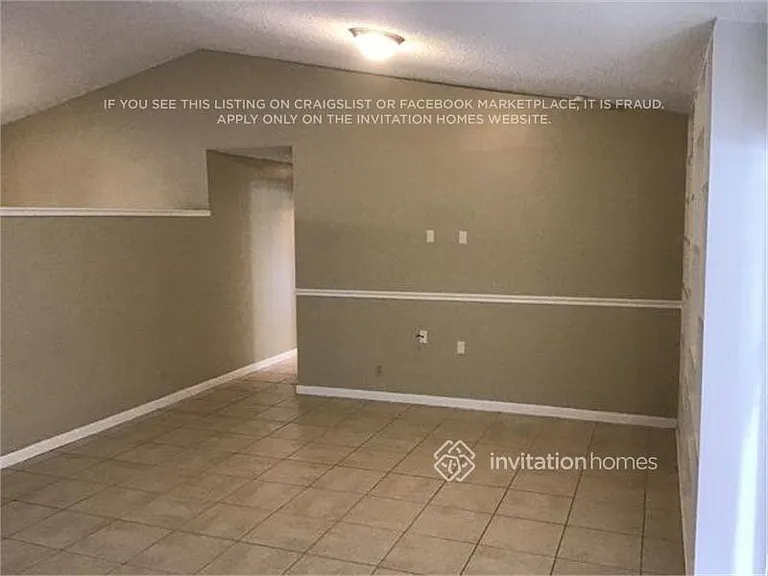 5016 NW 66th Dr — Photo 3