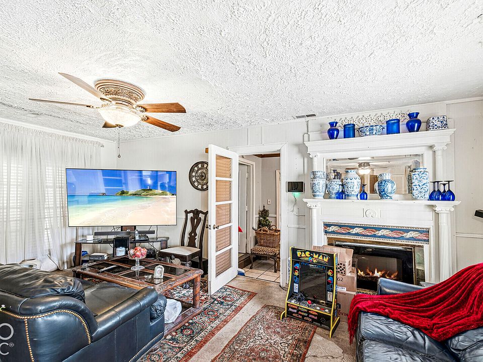 22nd image of 6080 Gifford Ave