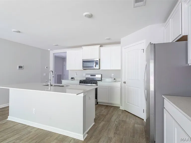 7621 Shaddix St — Photo 17