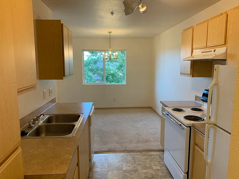 Boulder Creek Apartments — Photo 25