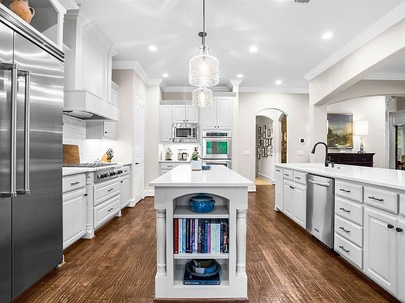 4th image of 309 Haddington Ln
