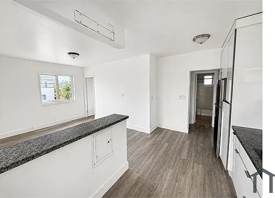 1885 SW 4th St #3 — Photo 8