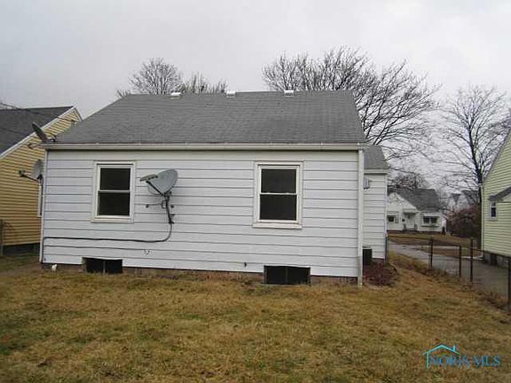 2nd image of 431 W Gramercy Ave
