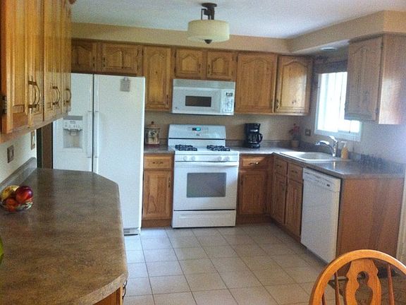 3rd image of 519 Westover Ln