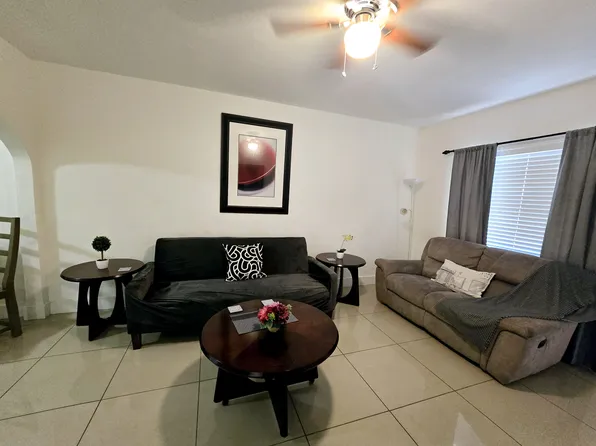2305 Monroe St, Hollywood, FL