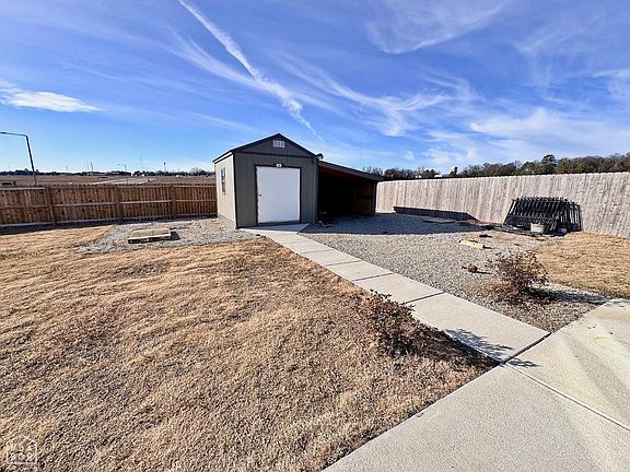 4th image of 3417 Carroll Dr