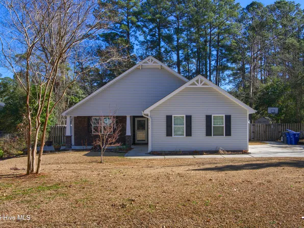 2110 Perry Drive, Jacksonville, NC 28546