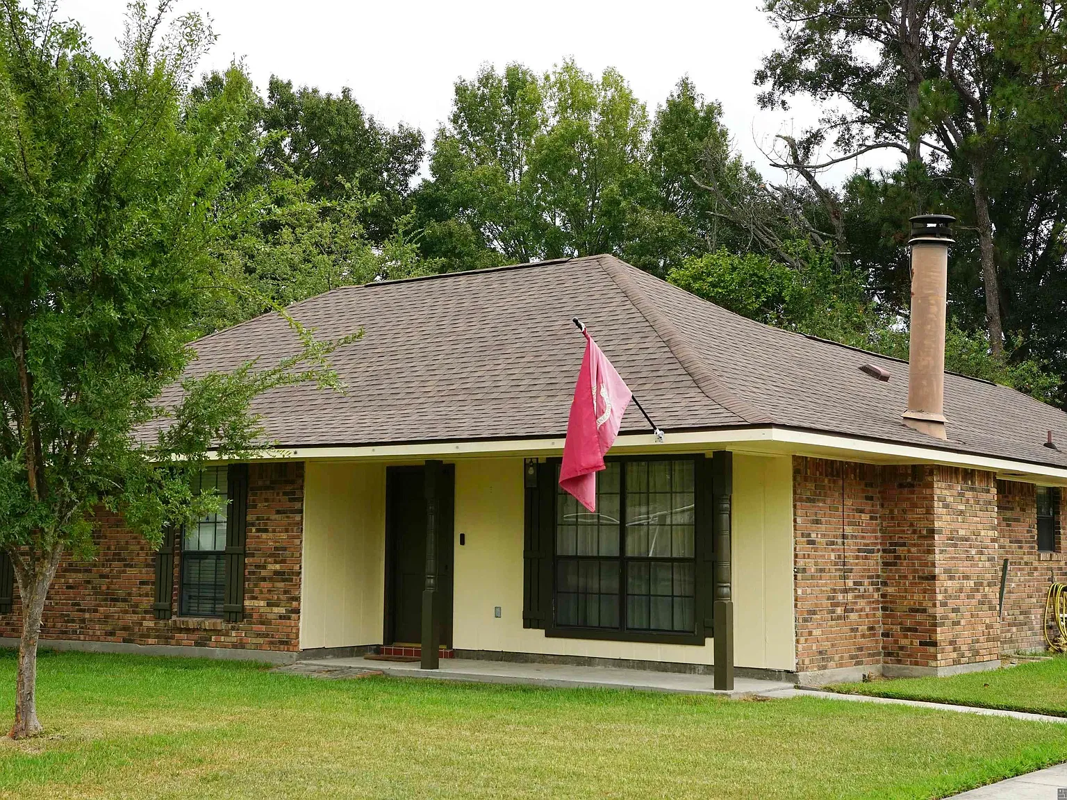 4 bed, 1604 sqft, $2,200 — Photo 2