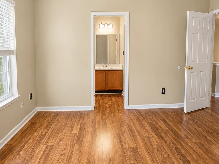 314 Country Club Dr — Photo 8