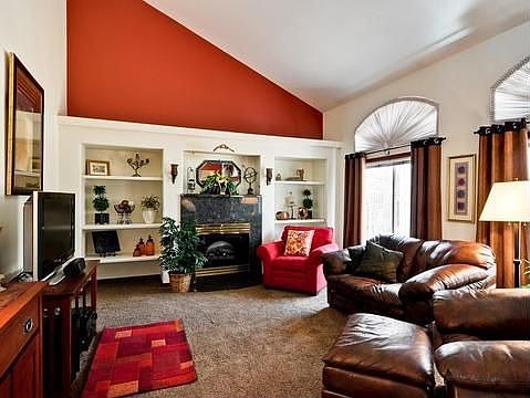 3 Great room &amp; vaulted ceiling