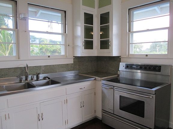 Kitchen w/stainless steel appliances
