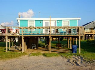706 Beach Dr, Surfside Beach, TX 77541