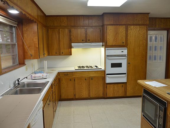 2nd image of 710 Humphrey Dr