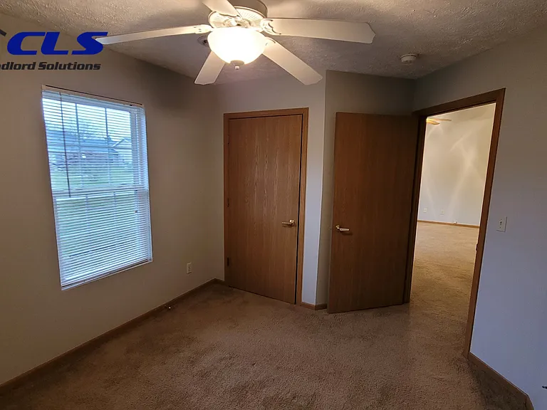 554 College Ave — Photo 4