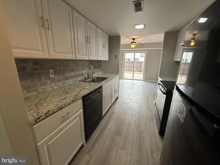 476 Bridge St — Photo 15
