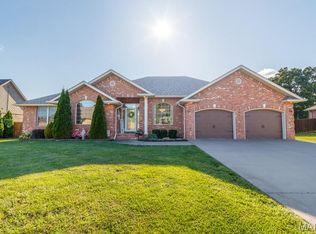 1829 Magnolia Dr, Lebanon, MO 65536