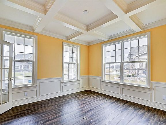 3rd image of 16838 Hawk Creek Cir