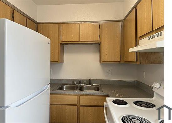 3rd image of 7201 Hallshire Dr APT 222