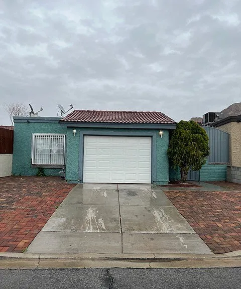 2274 Sabroso St — Photo 1