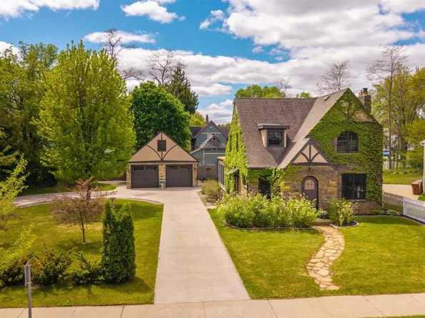 1709 MAIN STREET, Stevens Point, WI 54481