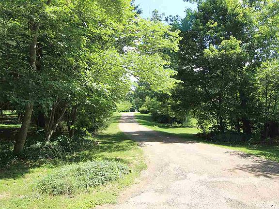 3rd image of 9145 Fox Hill Dr