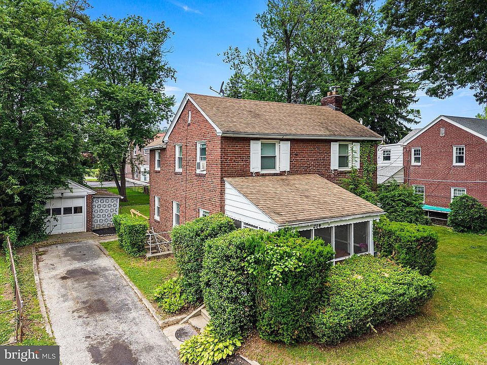 1st image of 204 N Woodlawn Ave