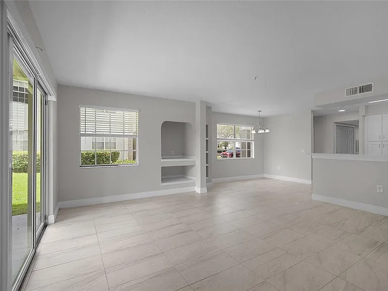 13929 Fairway Island Dr #818 — Photo 10