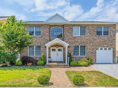 111 Hampton Way, Merrick, NY, 11566