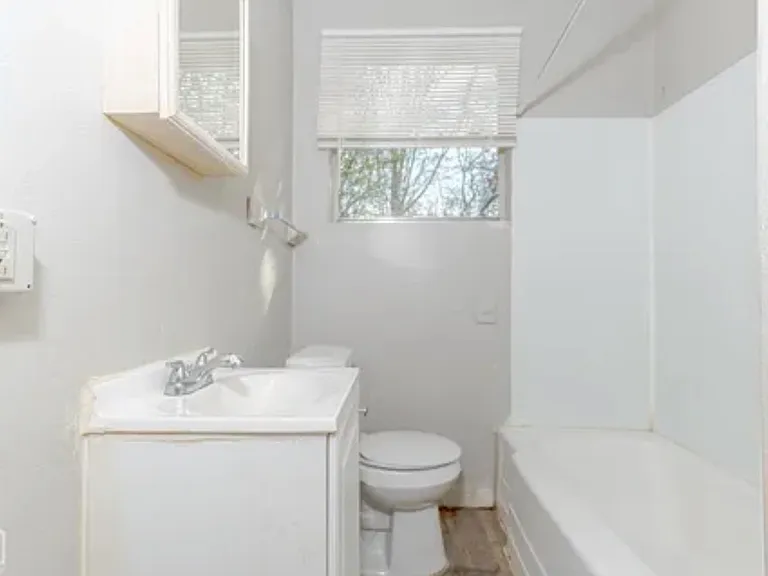 1606 Sycamore St — Photo 5