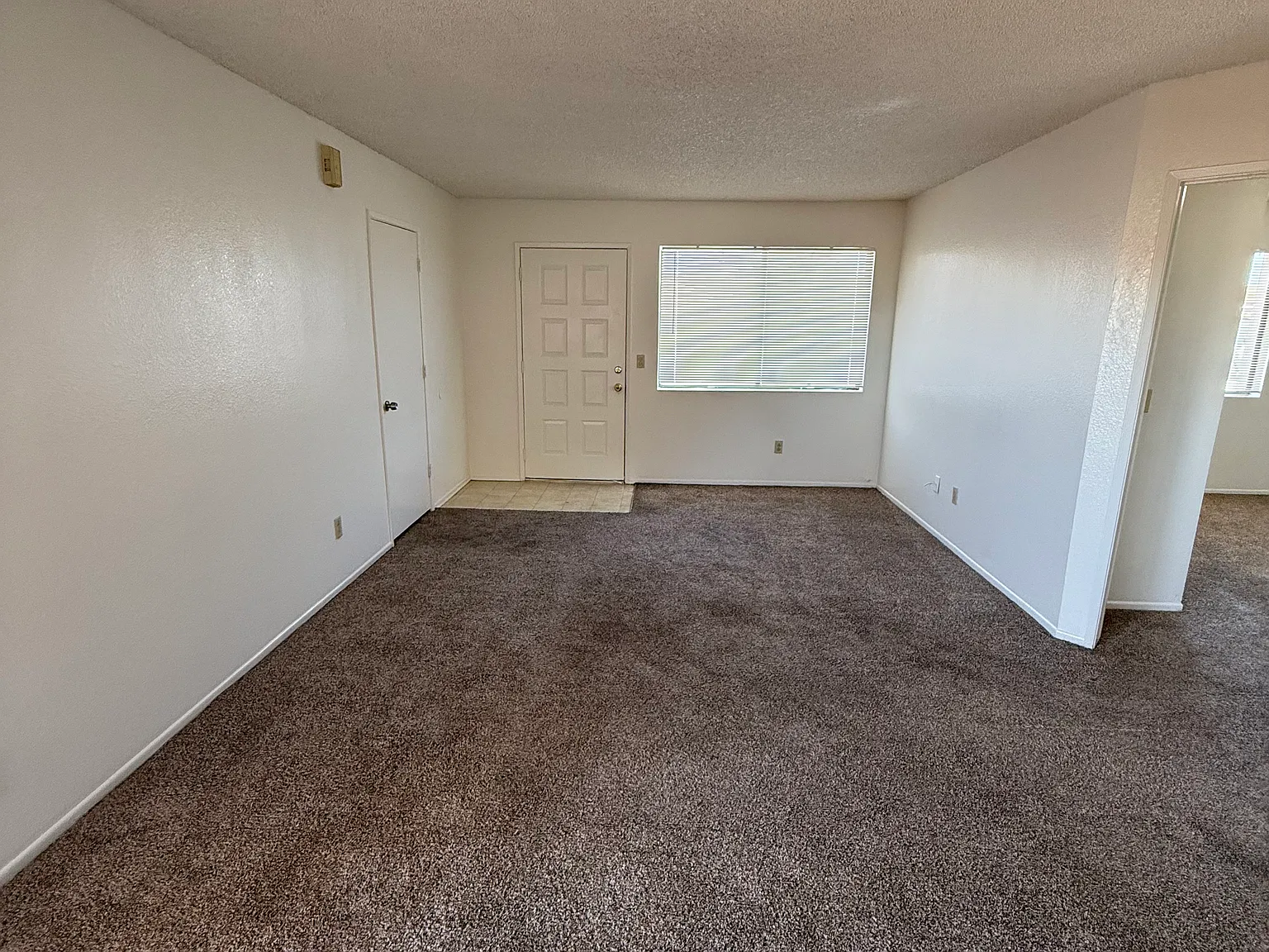 2 bed, 899 sqft, $1,050 — Photo 3