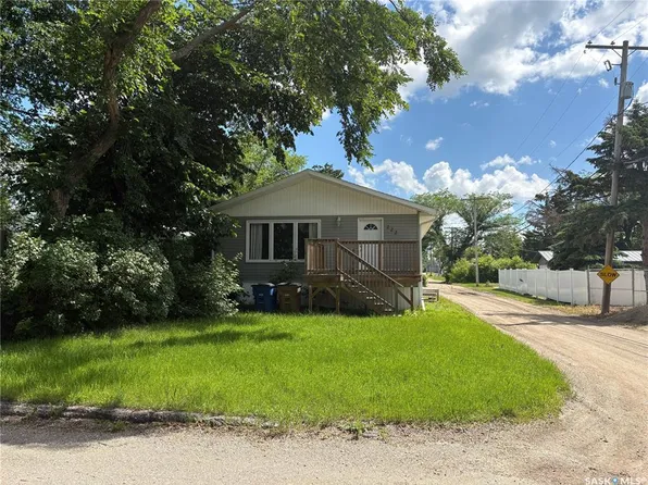 222 1st STREET NE, Wadena, SK S0A 4J0