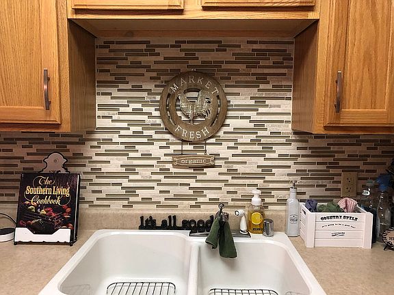 3rd image of 34 Ponderosa Dr
