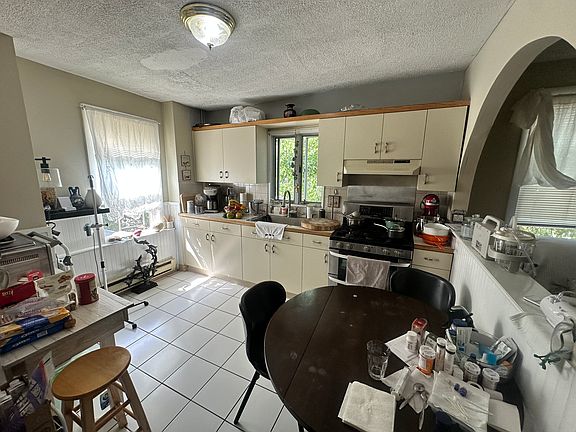 3rd image of 203 3rd St #2