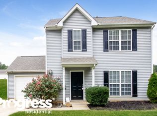 943 Almora Dr, Charlotte, NC 28216