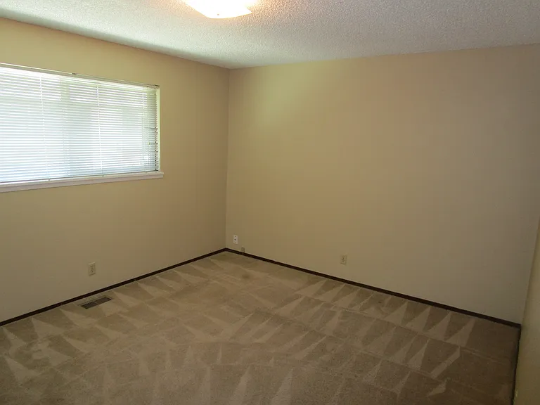 23212 NE Halsey St — Photo 7