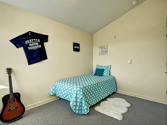 4th image of 4217 9th Ave NE APT 301