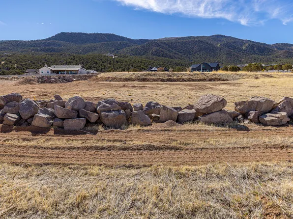 1548 W Flint Cir, Parowan, UT 84761