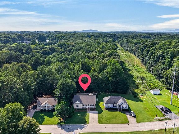 3rd image of 245 Eagle Creek Rd