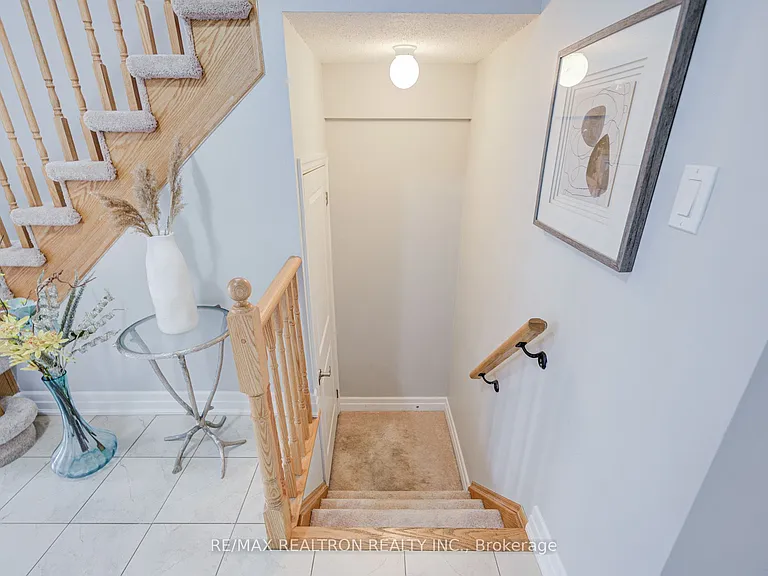 48 Robert Wilson Cres — Photo 6
