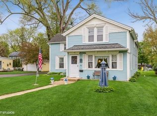 191 S McHenry Ave, Crystal Lake, IL 60014