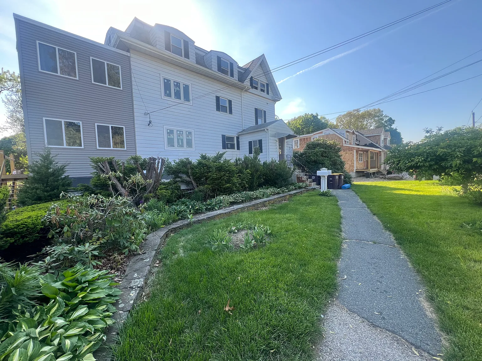 3 bed, 1550 sqft, $3,950 — Photo 1
