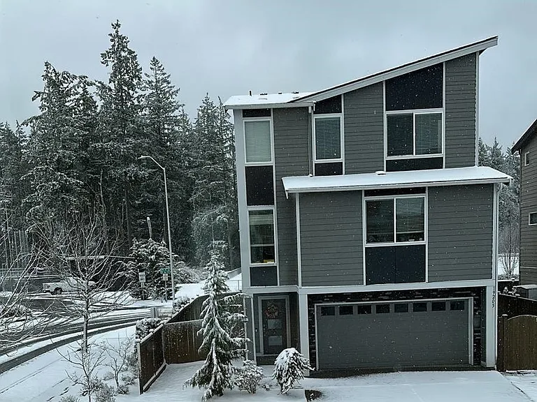 19205 38th Dr SE — Photo 1